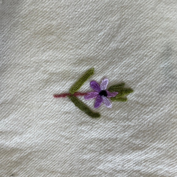 VTG EMBROIDERED WOOL SHAWL • 26” x 68 - Picture 5 of 7